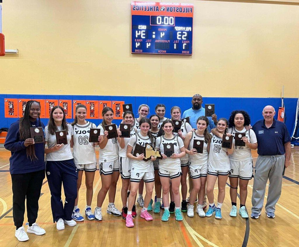 保利预科蓝魔大学女子篮球队击败了UNIS并获得了2024年NYASIS C级州冠军头衔.